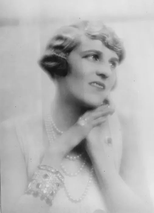 Framed Print : A new study of Mrs Nash. A new Paris study of Mrs Nash, who was once described Framed Print : A new study of Mrs Nash. A new Paris study of Mrs Nash, who was once described