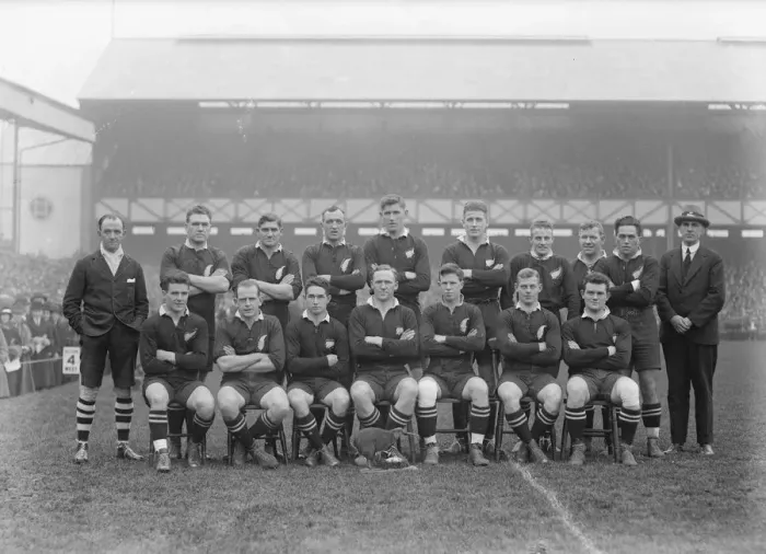 Framed Print : New Zealand defeat England in rugby match at Twickenham The New Zealand team Standing Framed Print : New Zealand defeat England in rugby match at Twickenham The New Zealand team Standing
