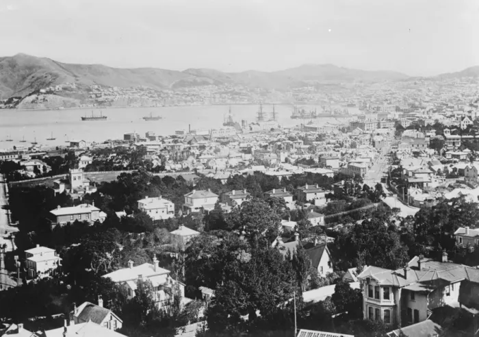 Framed Print : New Zealand. Wellington, a general view of the town and harbour from Thornden Framed Print : New Zealand. Wellington, a general view of the town and harbour from Thornden