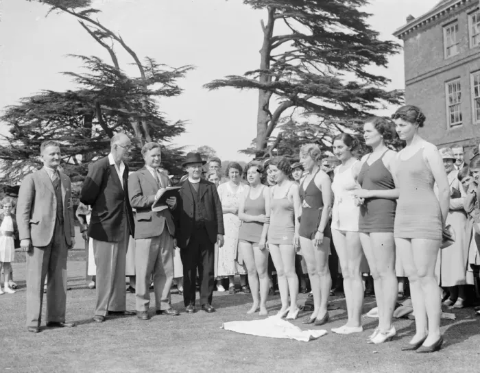 Framed Print : The North Kent Tennis Association at the Lullingstone Castle manor house in Kent