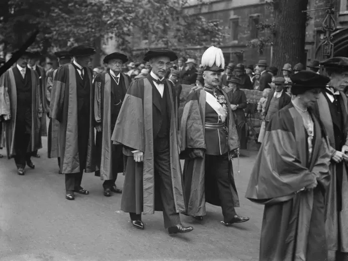 Framed Print : Notable degree ceremony at Oxford. Marquis of Reading ( left ) and Earl of Cavan in their robes