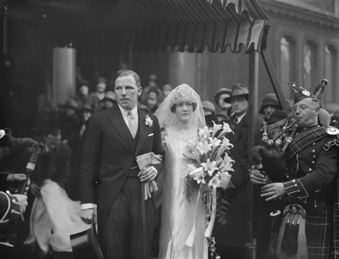 Framed Print : Notable wedding at Church of Scotland. The Hon P Kinnard and Miss V Sandford were