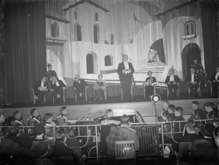Framed Print : The official opening of the Odeon Cinema in Erith, Kent. 1938 Framed Print : The official opening of the Odeon Cinema in Erith, Kent. 1938