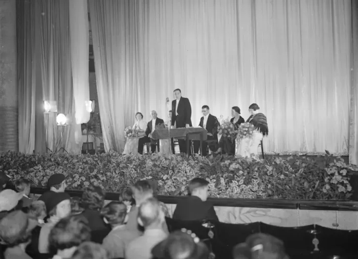 Framed Print : The official opening of the Plaza Cinema, Blackfen, Kent. 26 July 1937 Framed Print : The official opening of the Plaza Cinema, Blackfen, Kent. 26 July 1937