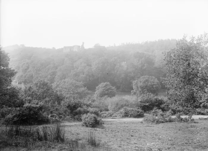 Framed Print : Okehampton castle in West Devon 1926