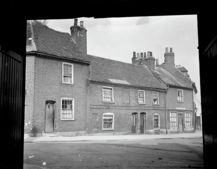 Framed Print : Old cottages on The Hill in Northfleet, Kent. 7 March 1938 Framed Print : Old cottages on The Hill in Northfleet, Kent. 7 March 1938