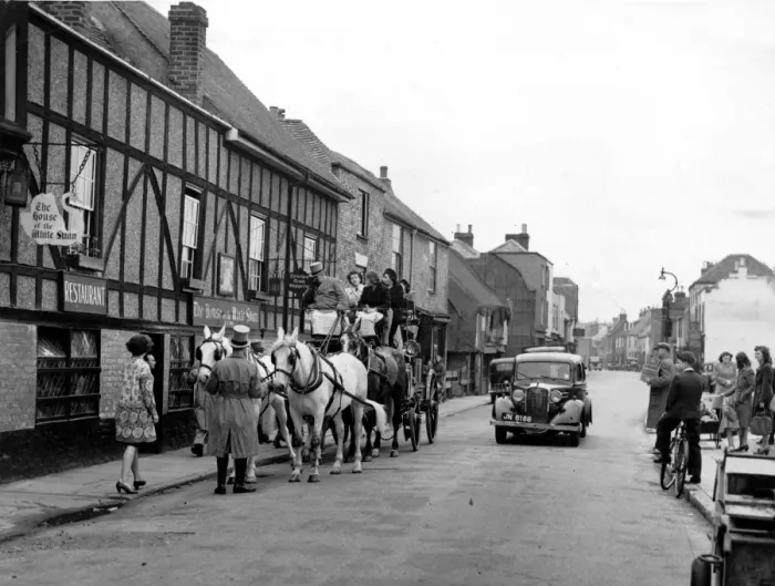 Framed Print : Old fashioned Stage Coach Canturbury Kent passengers are provided with suitable headgear Framed Print : Old fashioned Stage Coach Canturbury Kent passengers are provided with suitable headgear