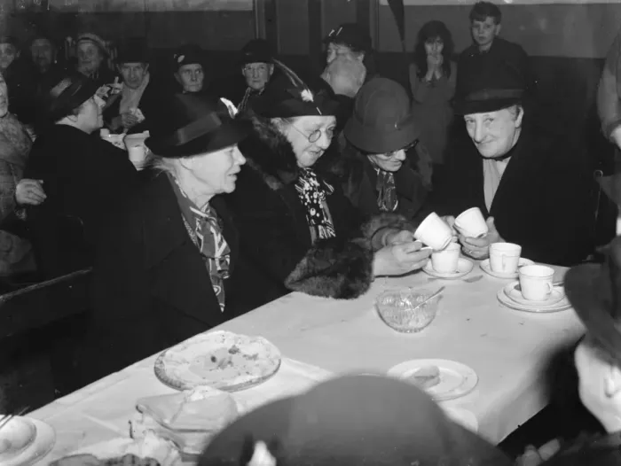 Framed Print : Old folks party in Foots Cray, Kent. 1937