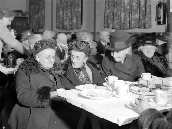 Framed Print : Old Folks (St Mary Cray) 1934 Framed Print : Old Folks (St Mary Cray) 1934