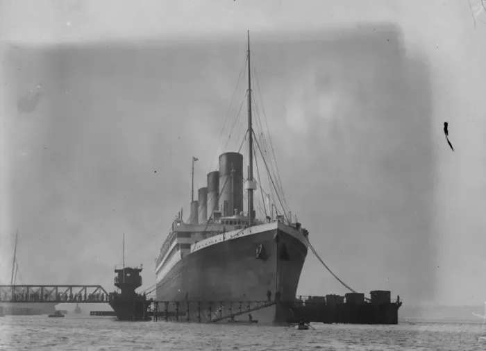 Framed Print : Olympic enters Southamptons huge floating dock. The Olympic entered Framed Print : Olympic enters Southamptons huge floating dock. The Olympic entered