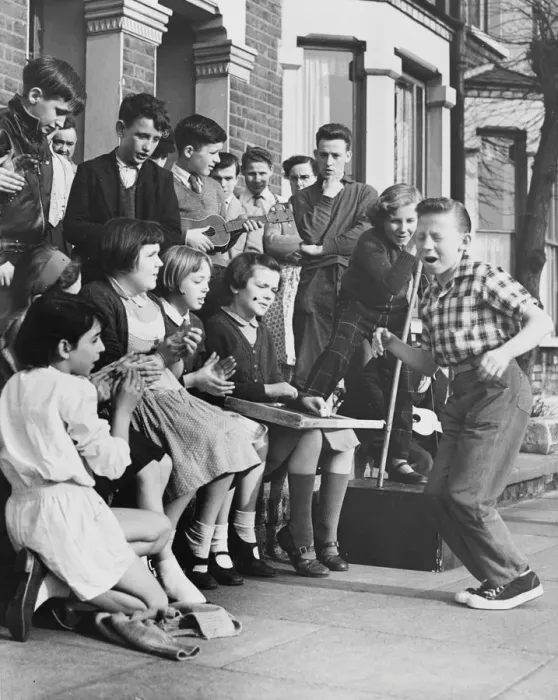 Framed Print : Open Air Rehearsal. Rehearsing in the streets of Deptford finds a ready audience for Peter Martin Framed Print : Open Air Rehearsal. Rehearsing in the streets of Deptford finds a ready audience for Peter Martin