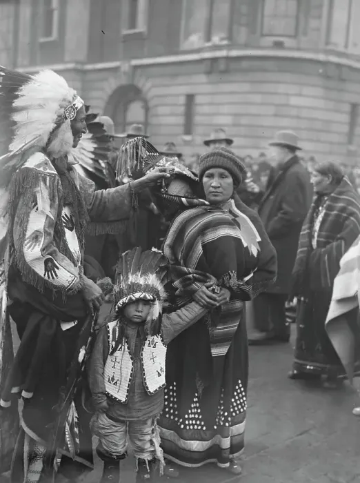 Framed Print : Original caption: Arrival of Red Indians in London. To appear at Olympia Circus Framed Print : Original caption: Arrival of Red Indians in London. To appear at Olympia Circus
