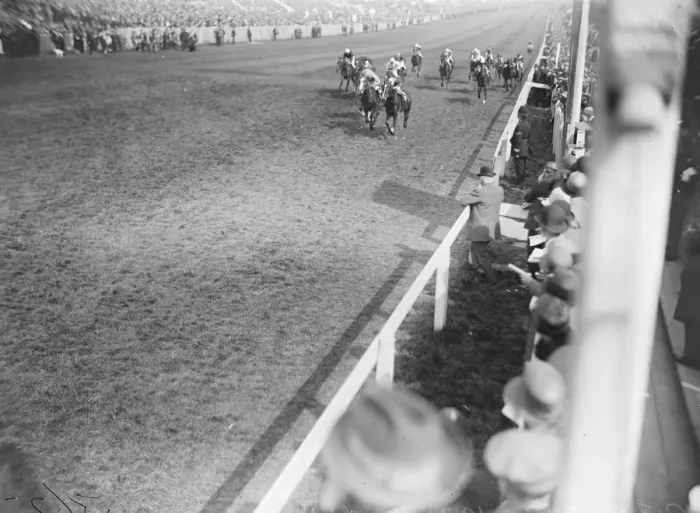 Framed Print : Outsider wins the City and Suburban at Epsom The city and Suburgan Handicap Framed Print : Outsider wins the City and Suburban at Epsom The city and Suburgan Handicap
