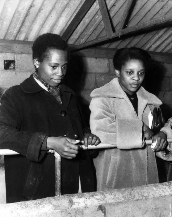 Framed Print : Overseas visitors, Mrs D Awokoya and Miss A Osobase, at the Kent Farm Institute
