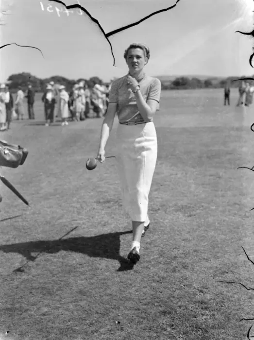 Framed Print : Pam Barton in play in the womens international golf match. Britain met France in
