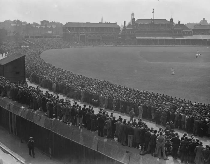 Framed Print : A panoramic view of the Oval during the 1930 test match 16 August 1930 History Framed Print : A panoramic view of the Oval during the 1930 test match 16 August 1930 History