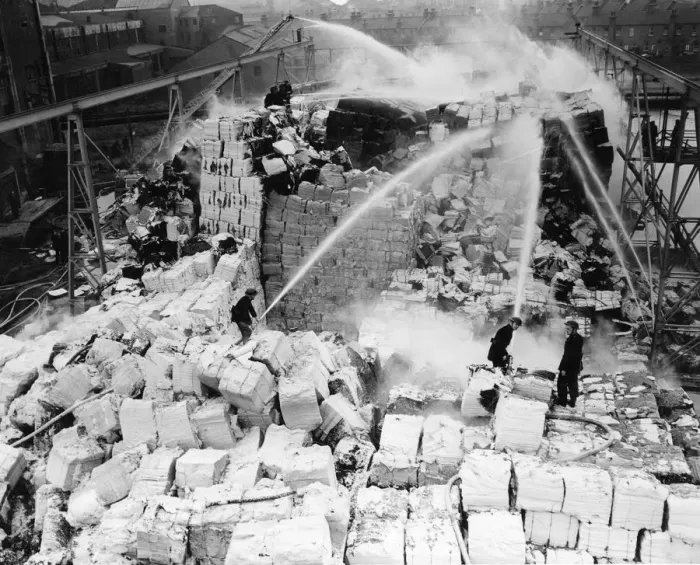 Framed Print : Paper pulp caught fire at Dartford Paper Mills and it burned for three days. 3th