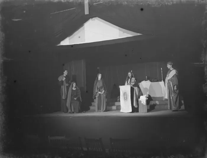 Framed Print : A Passion Play, performed in Dartford, Kent. 1939 Framed Print : A Passion Play, performed in Dartford, Kent. 1939