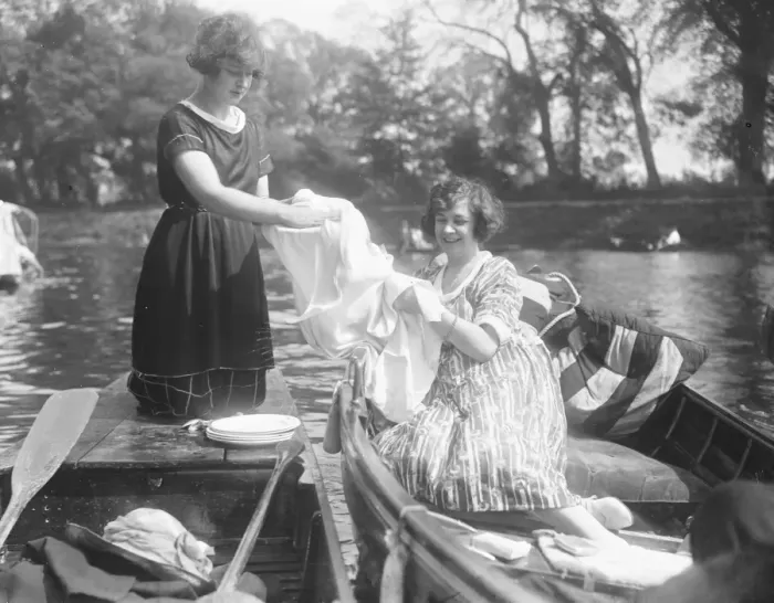 Framed Print : Peep show. Girls on the river at Teddington Washing up 8 May 1921 Framed Print : Peep show. Girls on the river at Teddington Washing up 8 May 1921