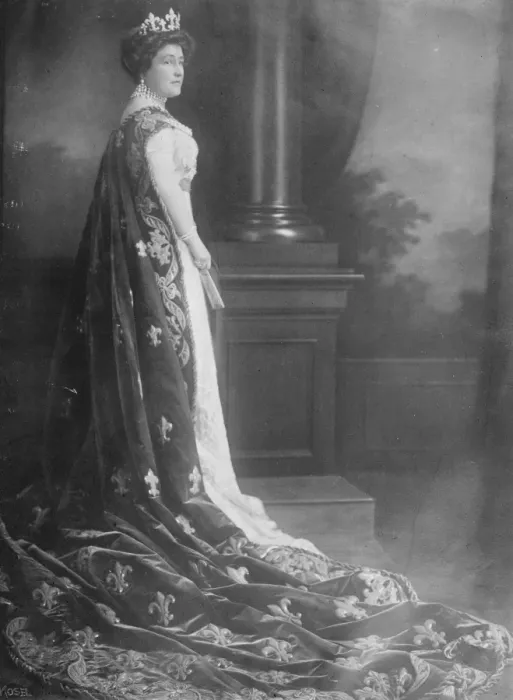 Framed Print : Plaintiff in French law suit. Princess Elias of Bourbon Parma, who, with her husband Framed Print : Plaintiff in French law suit. Princess Elias of Bourbon Parma, who, with her husband