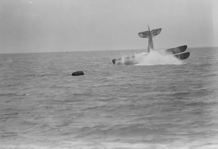 Framed Print : Plane dives into the sea : an amazing test off Felixstowe. The machine crashing into the sea