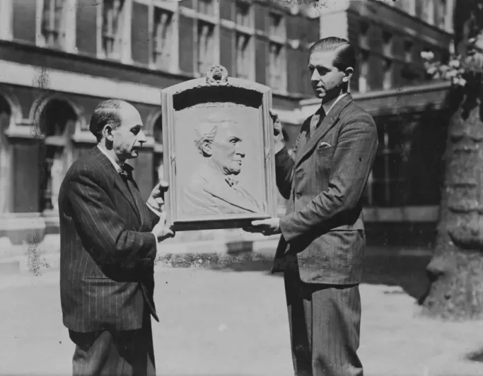 Framed Print : A plaque of the world-famous orthopaedic specialist Sir Herbert Barker is to hang above a bed