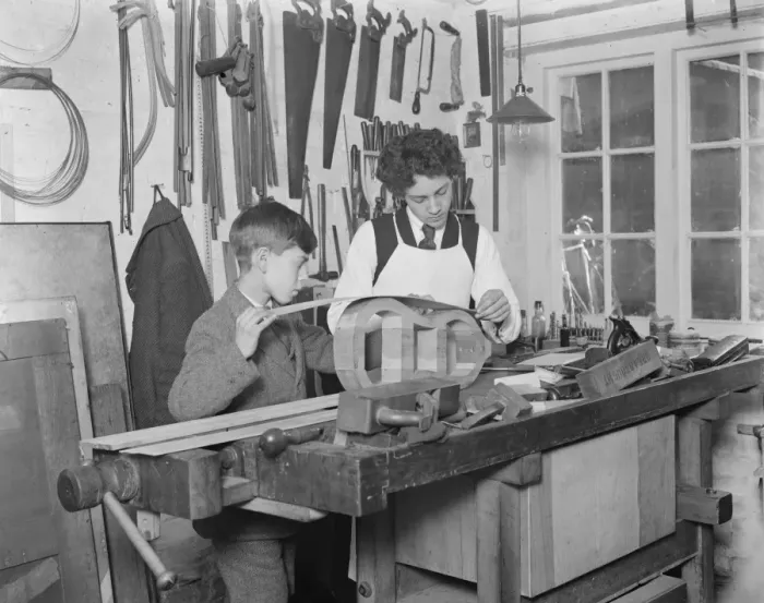 Framed Print : Preparing for Haslemere Festival of old chamber music. Famous family who make old Framed Print : Preparing for Haslemere Festival of old chamber music. Famous family who make old