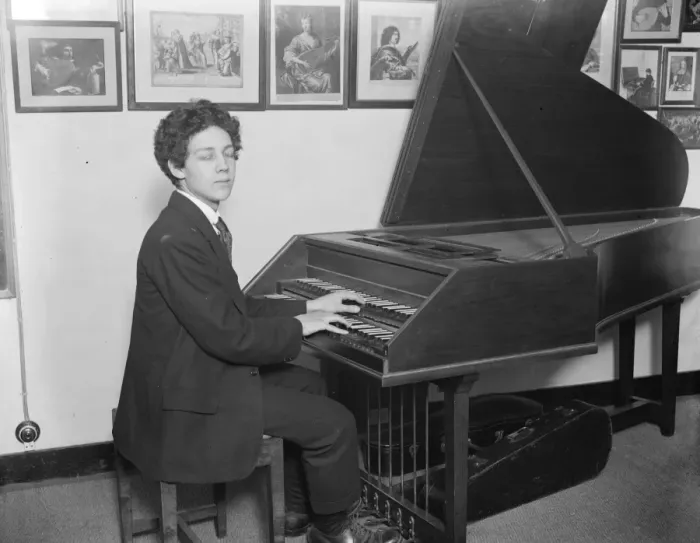 Framed Print : Preparing for Haslemere Festival of old chamber music. Famous family who make old Framed Print : Preparing for Haslemere Festival of old chamber music. Famous family who make old