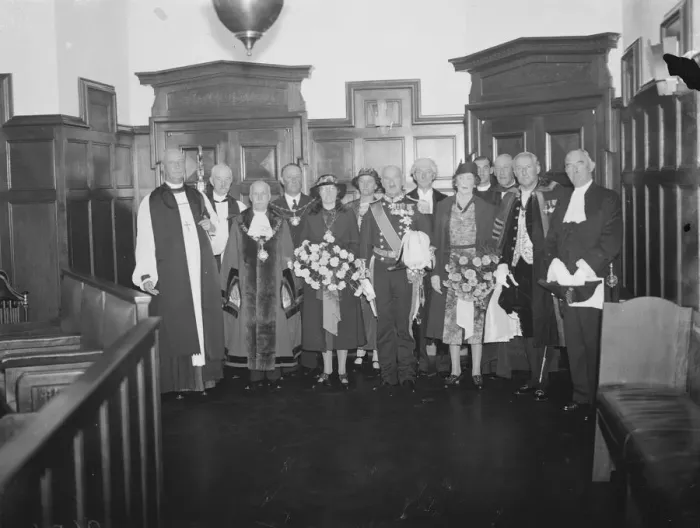 Framed Print : The presentation of the Erith Charter. A group shot of the ceremonial party including