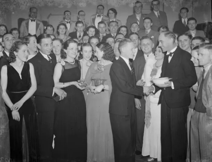 Framed Print : A presentation at the London Transport dance in Eynsford, Kent. 1939