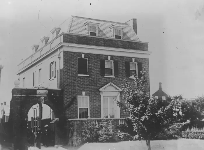 Framed Print : President Hardings Washington House, Wyoming Avenue 5 November 1920