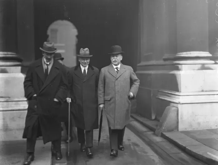 Framed Print : The Prime Ministers Consultation at Downing Street Lord Younger ( right ) and Lord Framed Print : The Prime Ministers Consultation at Downing Street Lord Younger ( right ) and Lord