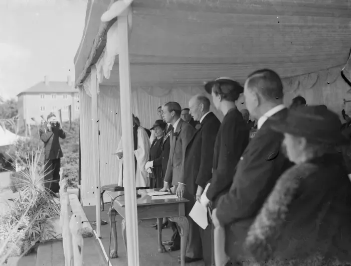 Framed Print : Prince George, the Duke of Kent (right), on his visit to the new nurse home Framed Print : Prince George, the Duke of Kent (right), on his visit to the new nurse home