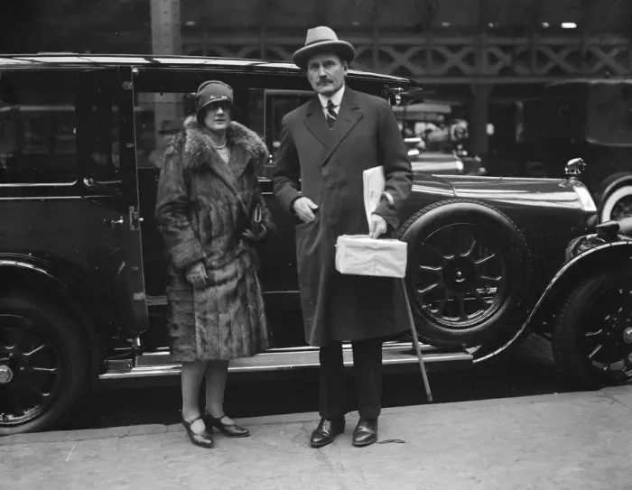 Framed Print : Prince and Princess Arthur of Connaught, who returned from the South of France today Framed Print : Prince and Princess Arthur of Connaught, who returned from the South of France today