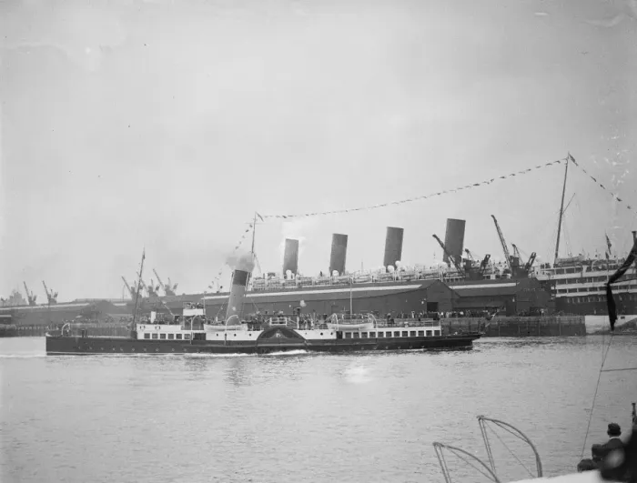 Framed Print : The Prince of Wales at Southampton. The Duchess of Fife leaving Southampton Dock Framed Print : The Prince of Wales at Southampton. The Duchess of Fife leaving Southampton Dock