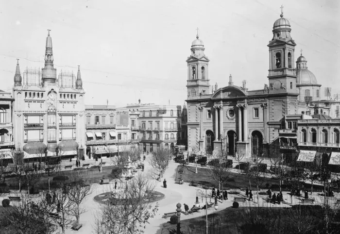 Framed Print : The Prince of Wales to visit Montevideo of Uruguay The Plaza de la Construction Framed Print : The Prince of Wales to visit Montevideo of Uruguay The Plaza de la Construction
