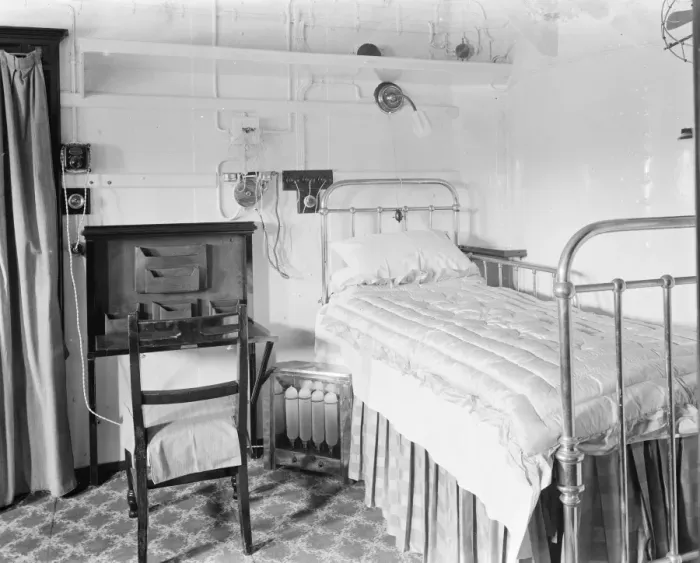 Framed Print : Prince of Waless tour. Royal apartments on HMS Repulse. The Princes sleeping