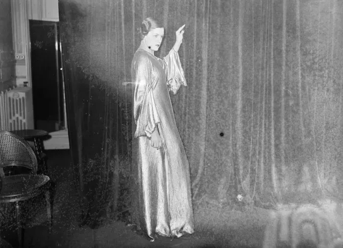 Framed Print : Princess Marina in her gold and silver hostess gown. 4 November 1934 Framed Print : Princess Marina in her gold and silver hostess gown. 4 November 1934
