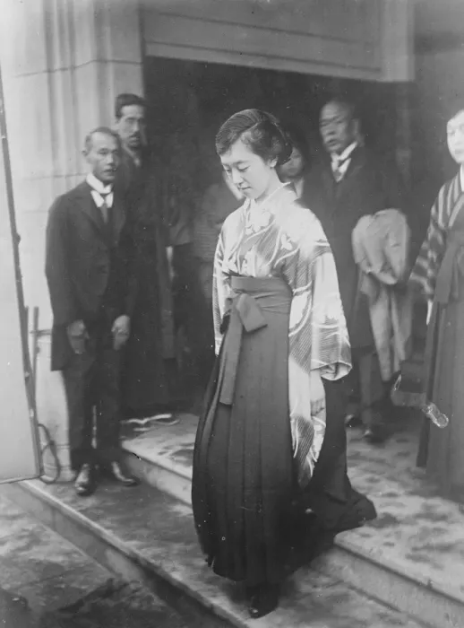 Framed Print : Princess Nagaho visiting the French art exhibition October 1922