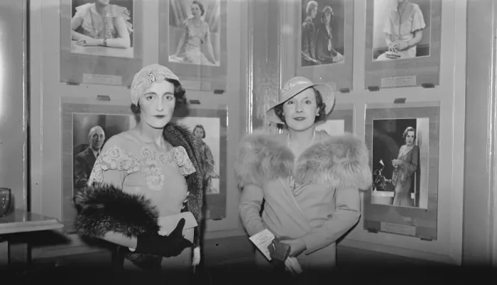 Framed Print : Private view of Captain Peter Norths Show of portraits of famous people. Mrs Cunningham Reid Framed Print : Private view of Captain Peter Norths Show of portraits of famous people. Mrs Cunningham Reid