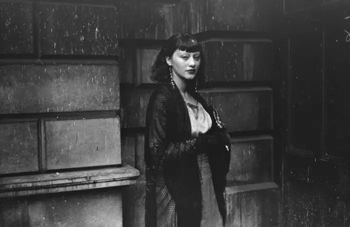 Framed Print : Private View Day at the Royal Academy Epsteins Beautiful model Isobel 1933 Framed Print : Private View Day at the Royal Academy Epsteins Beautiful model Isobel 1933