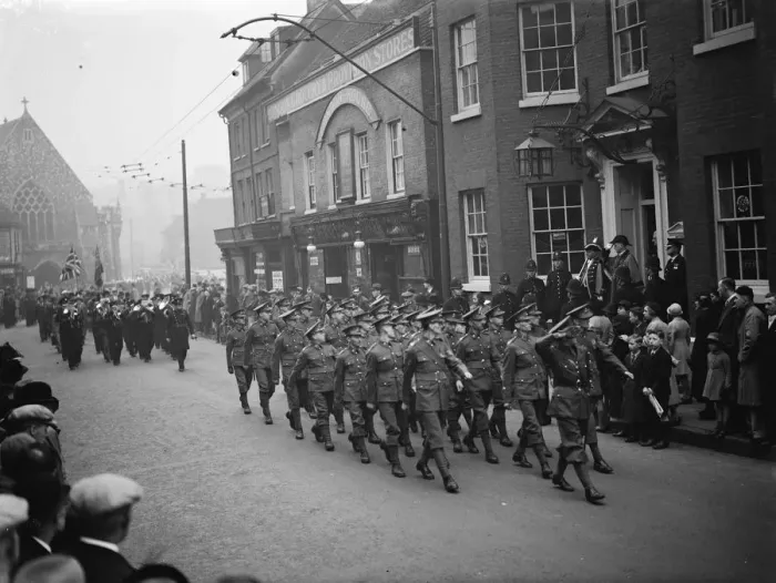 Framed Print : The procession during the Dartford Armistice memorial service. The mayor gives Framed Print : The procession during the Dartford Armistice memorial service. The mayor gives