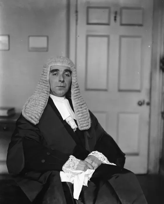 Framed Print : Pronanle Labour Law Officer After Taking The SIlk Mr H H Slesser standing counsel to Labour Party Framed Print : Pronanle Labour Law Officer After Taking The SIlk Mr H H Slesser standing counsel to Labour Party