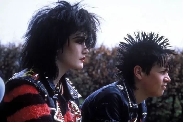 Framed Print : Punks 1983 - fashion, portrait, young woman, make up, punks Framed Print : Punks 1983 - fashion, portrait, young woman, make up, punks