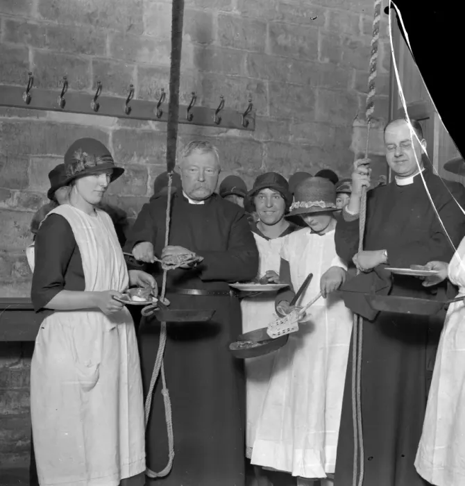 Framed Print : A quaint custom is observed on Shrove Tuesday at Olney Church, Buckinghamshire