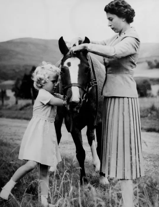 Framed Print : Queen Elizabeth II with her daughter Princess Anne at Balmoral September 1955 Framed Print : Queen Elizabeth II with her daughter Princess Anne at Balmoral September 1955