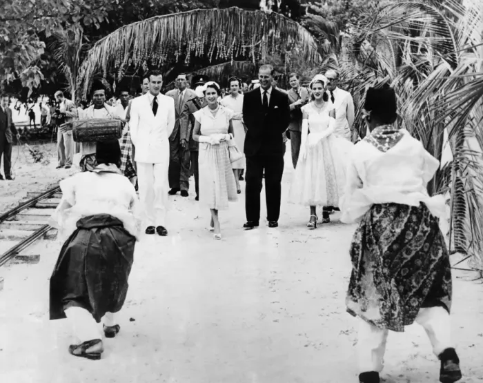 Framed Print : Queen Elizabeth II and the Duke of Edinburgh greeted by a welcome dance performed Framed Print : Queen Elizabeth II and the Duke of Edinburgh greeted by a welcome dance performed