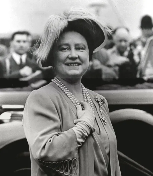 Framed Print : Queen Elizabeth, The Queen Mother at the South Bank, Festival of Britain site. 4th Framed Print : Queen Elizabeth, The Queen Mother at the South Bank, Festival of Britain site. 4th