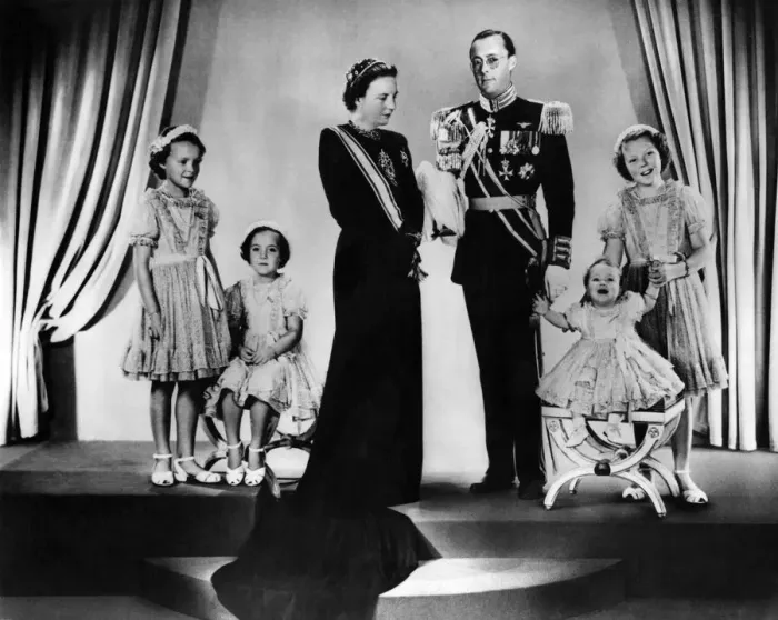 Framed Print : Queen Juliana, the new Queen of Holland, in regal attire at the Royal Palace in Amsterdam Framed Print : Queen Juliana, the new Queen of Holland, in regal attire at the Royal Palace in Amsterdam