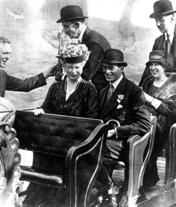 Framed Print : Queen Mary enjoying herself with Prince George (Duke of Kent) undated Framed Print : Queen Mary enjoying herself with Prince George (Duke of Kent) undated